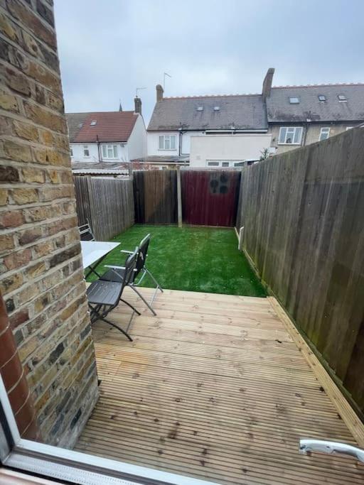 Tooting Lodge London - Cosy 2 Bedroom House With Garden, 5 Mins Walk To Tube Station Exteriér fotografie