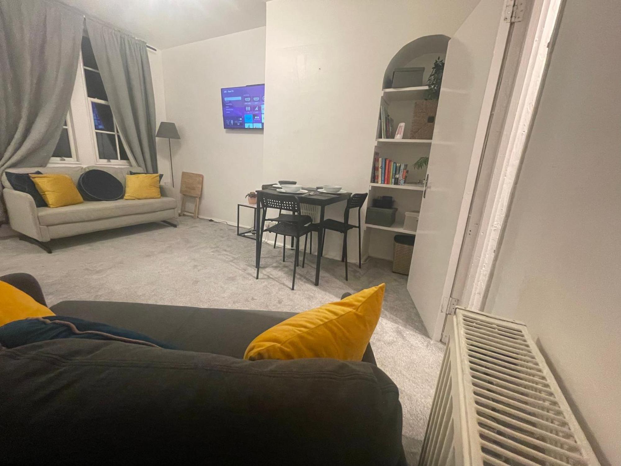 Tooting Lodge London - Cosy 2 Bedroom House With Garden, 5 Mins Walk To Tube Station Exteriér fotografie